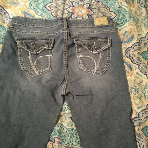 Women's juniors ariya jean capris - Picture 3 of 5